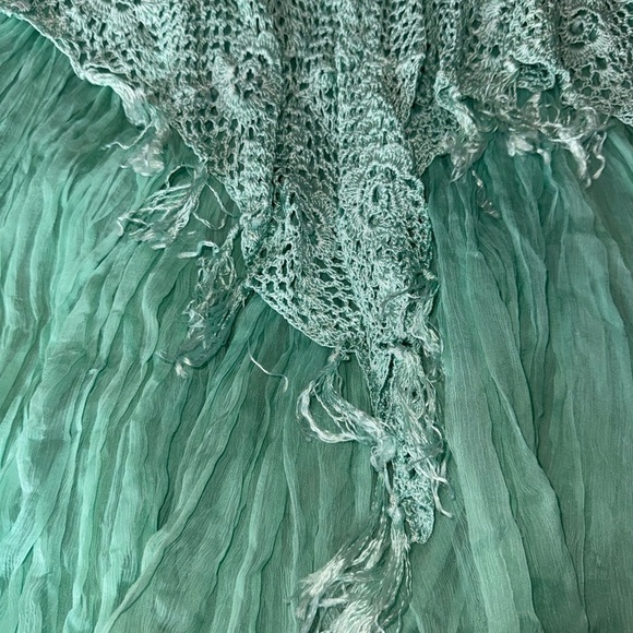 Ladies skirt. Size medium. - Picture 3 of 4